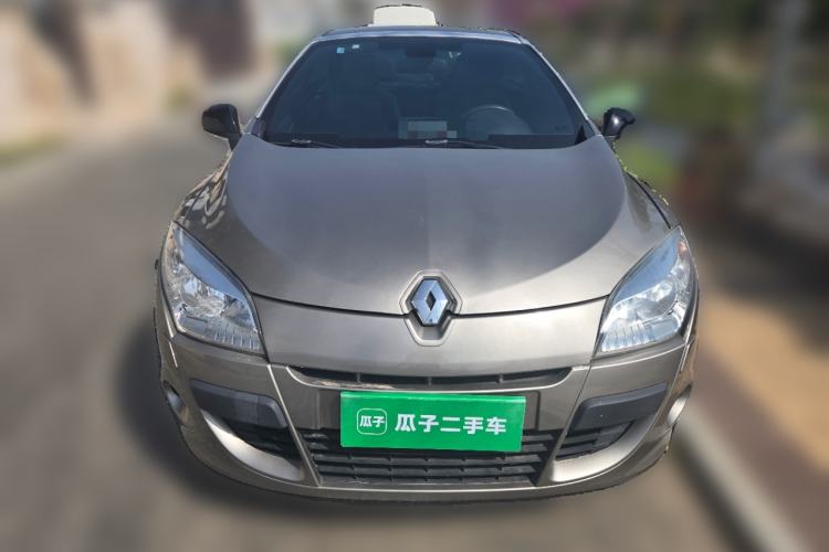 Used Renault Megane 2011 CC 2.0 Fashion Navigation Edition Front