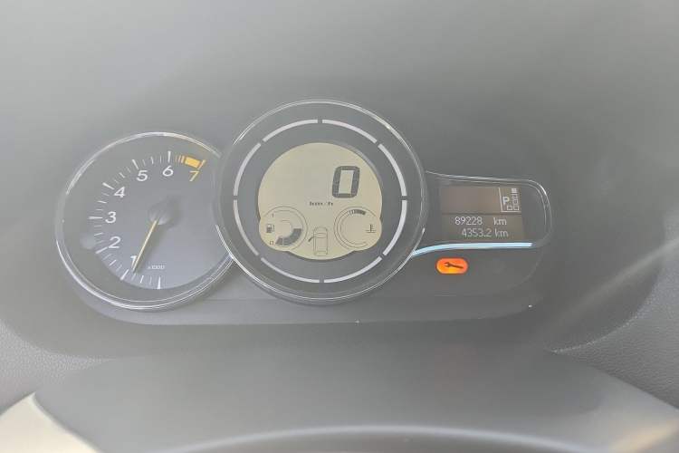 Used Renault Megane 2011 CC 2.0 Fashion Navigation Edition Instrument Cluster