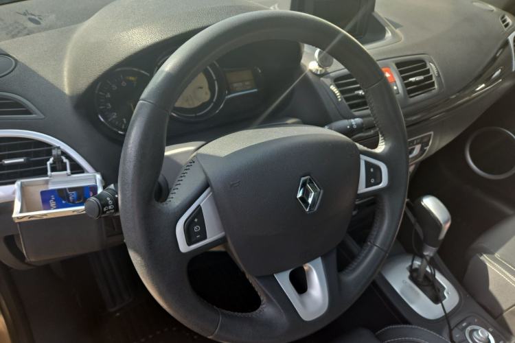 Used Renault Megane 2011 CC 2.0 Fashion Navigation Edition Steering Wheel