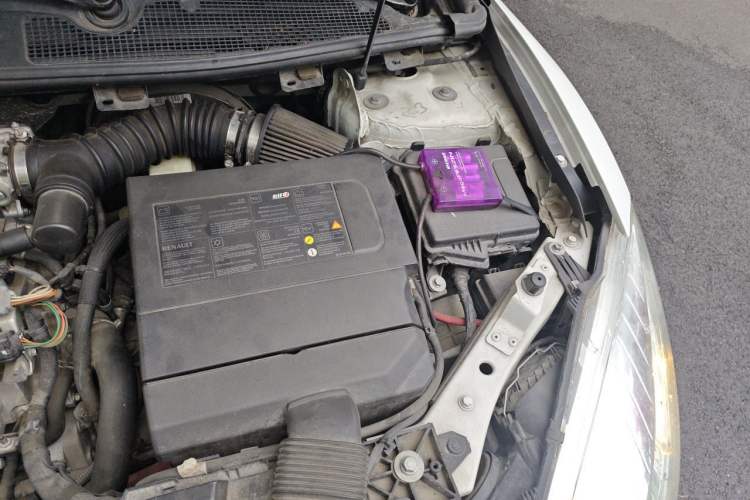 Used Renault Megane 2011 CC 2.0 Fashion Navigation Edition Engine Bay Left