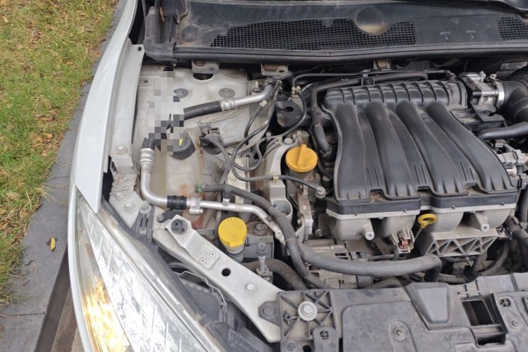 Used Renault Megane 2011 CC 2.0 Fashion Navigation Edition Engine Bay Right