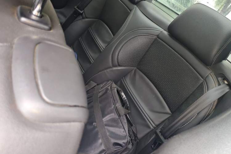 Used Renault Megane 2011 CC 2.0 Fashion Navigation Edition Left Rear Seat