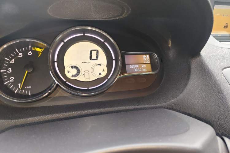 Used Renault Megane 2011 CC 2.0 Fashion Navigation Edition Odometer Close Up