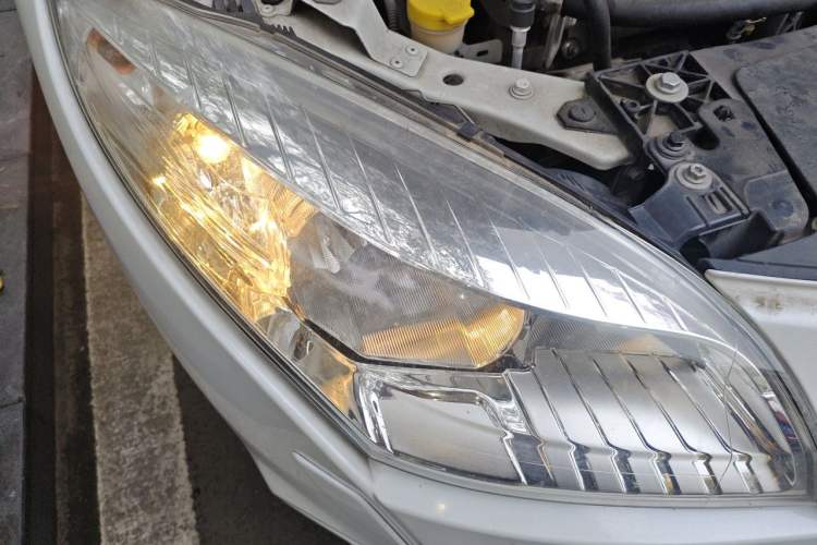 Used Renault Megane 2011 CC 2.0 Fashion Navigation Edition Right Front Headlight
