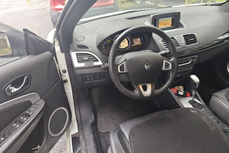 Used Renault Megane 2011 CC 2.0 Fashion Navigation Edition Steering Wheel