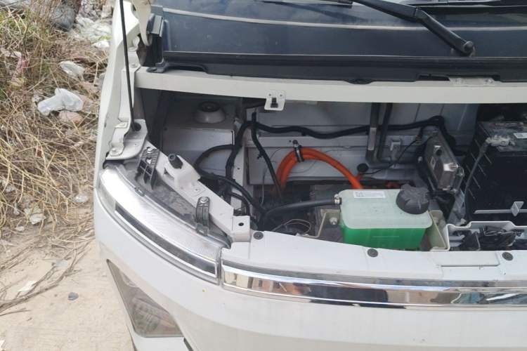 Used Renault QM6  Engine Bay Right
