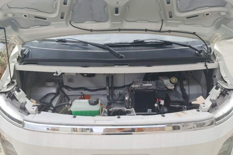 Used Renault QM6  Engine Bay