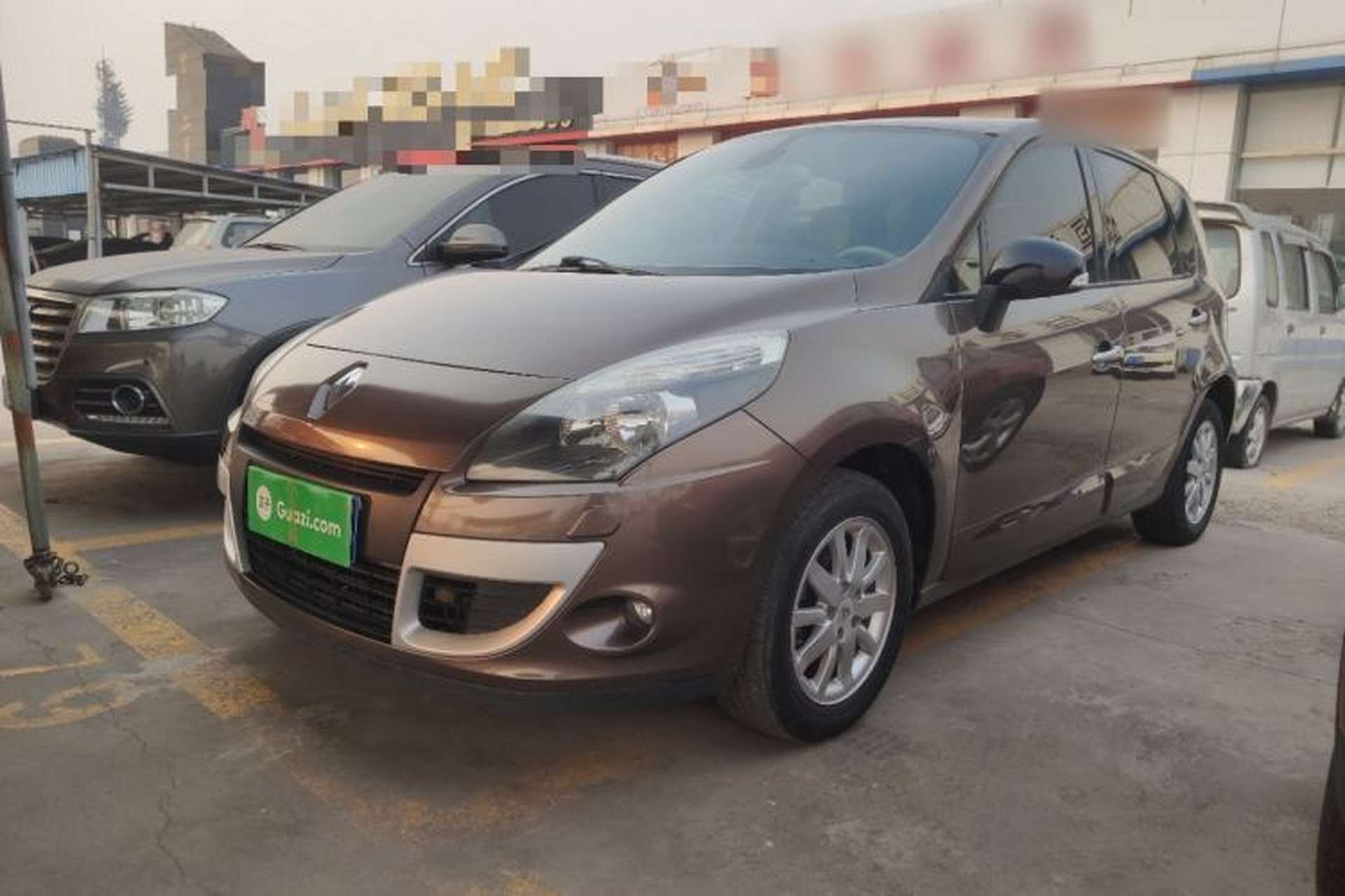 Used Renault Scenic Classic 2011 2.0 Comfort Edition with Scenic Design Front Left 45 Deg