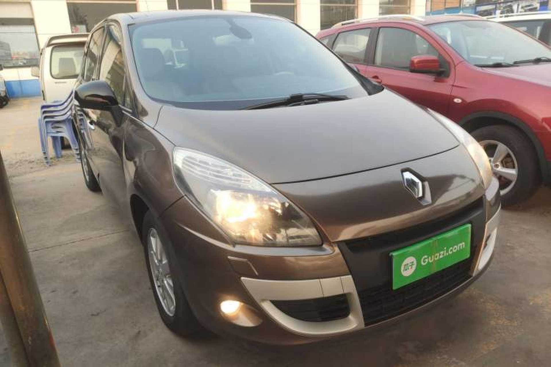 Used Renault Scenic Classic 2011 2.0 Comfort Edition with Scenic Design Front Right 45 Deg