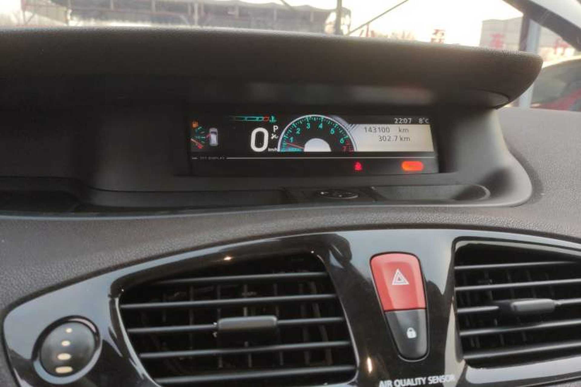 Used Renault Scenic Classic 2011 2.0 Comfort Edition with Scenic Design Instrument Cluster