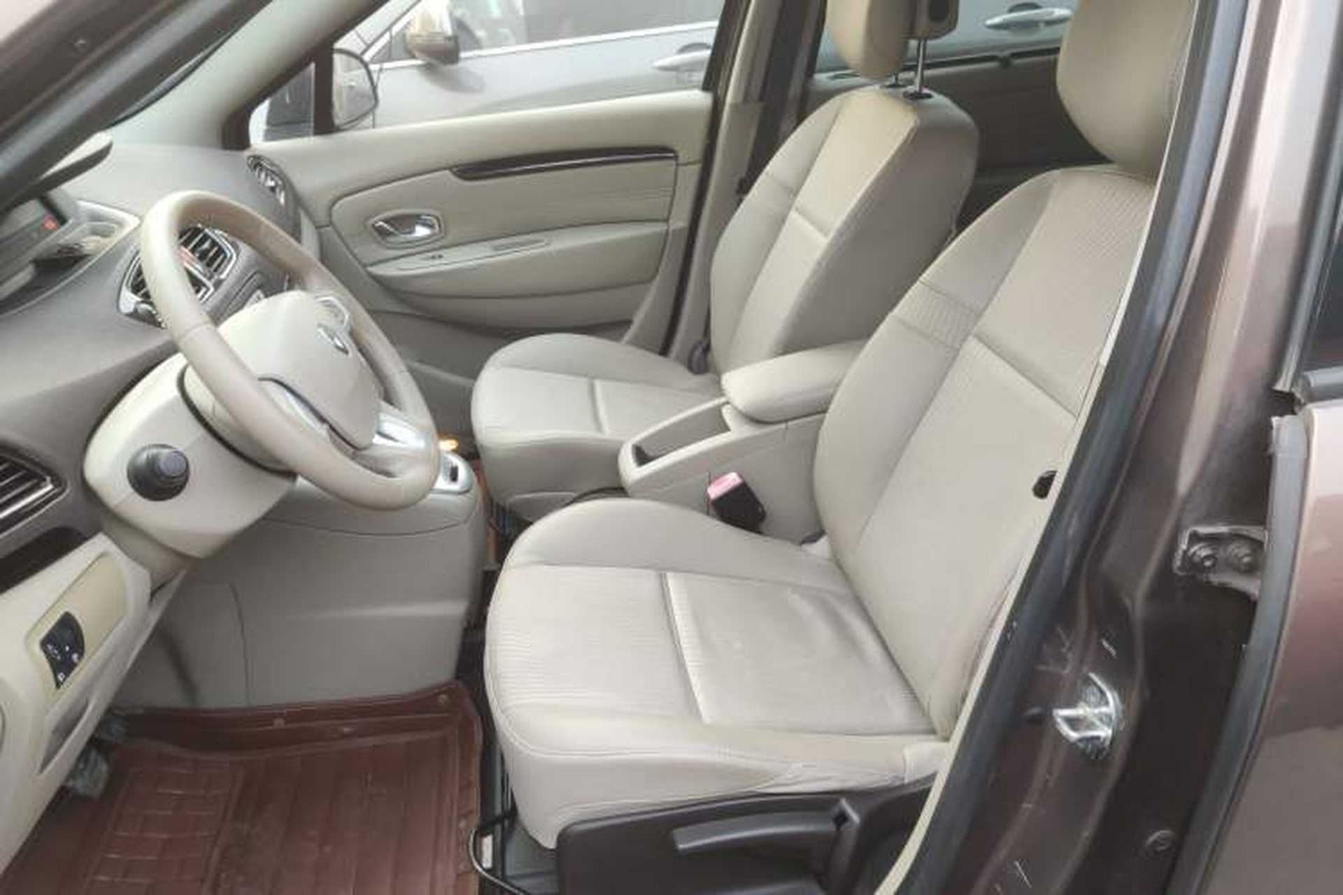 Used Renault Scenic Classic 2011 2.0 Comfort Edition with Scenic Design Left Front Seat