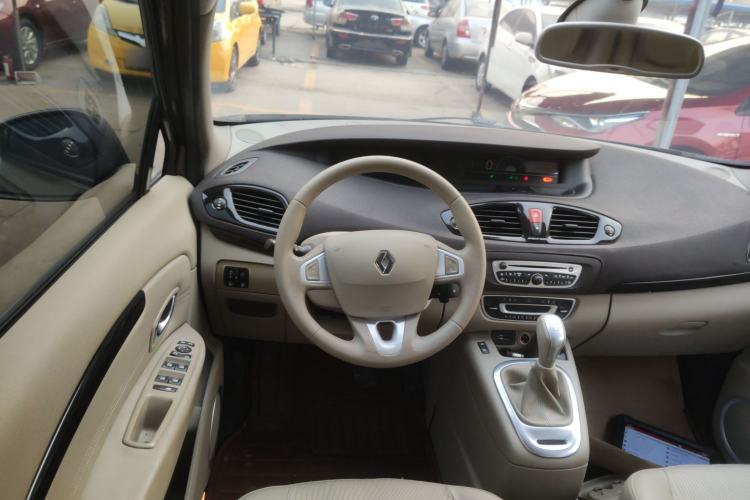 Used Renault Scenic Classic 2011 2.0 Comfort Edition with Scenic Design Steering Wheel