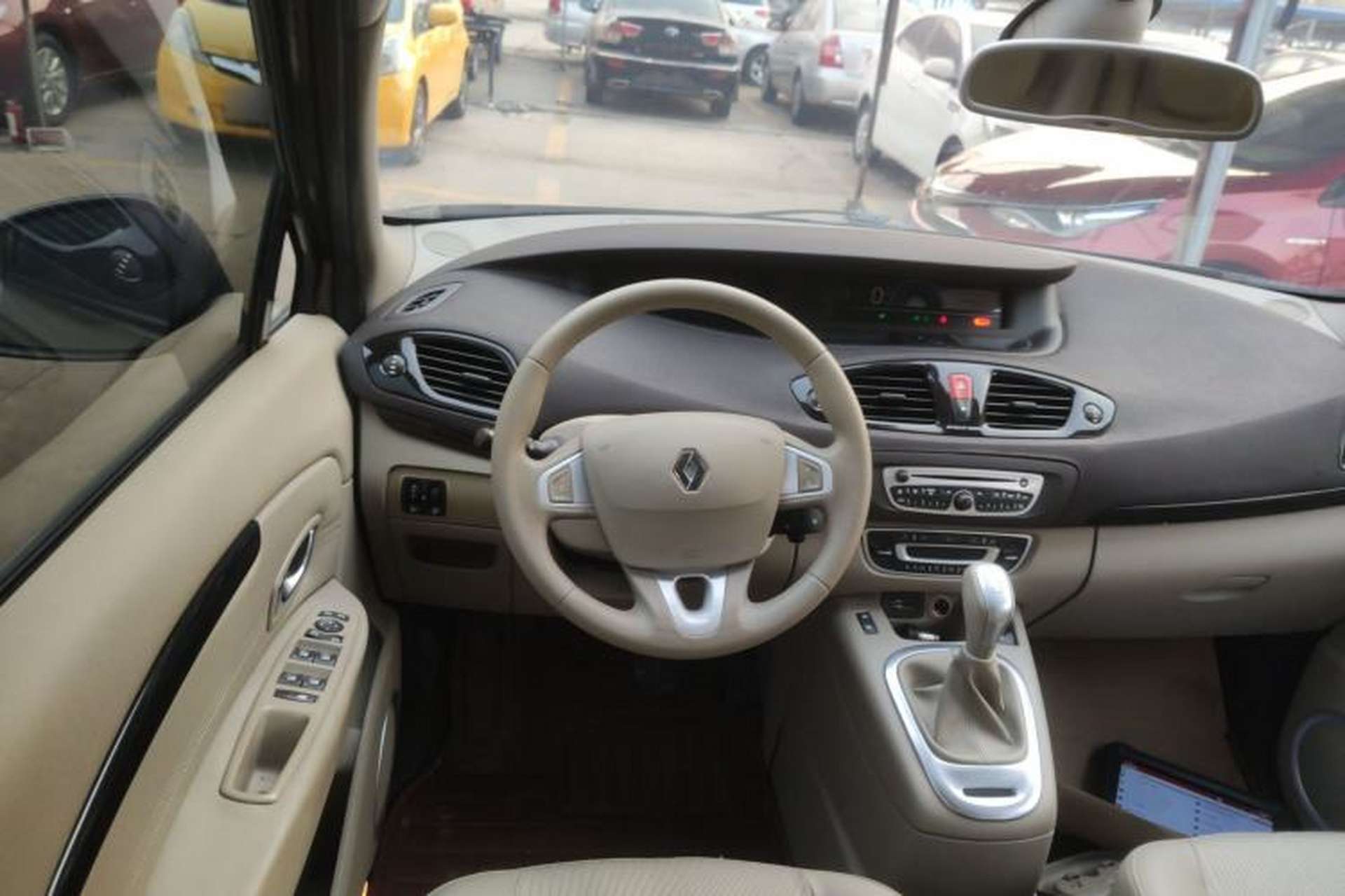 Used Renault Scenic Classic 2011 2.0 Comfort Edition with Scenic Design Steering Wheel