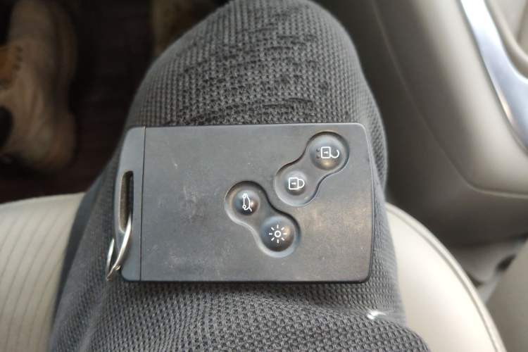 Used Renault Scenic Classic 2011 2.0 Comfort Edition with Scenic Design Vehicle Key