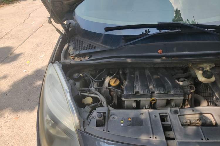 Used Renault Scenic Classic 2011 2.0 Comfort Edition with Scenic Design Engine Bay Right