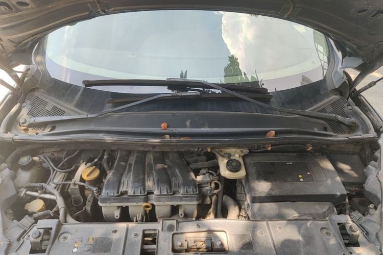 Used Renault Scenic Classic 2011 2.0 Comfort Edition with Scenic Design Engine Bay