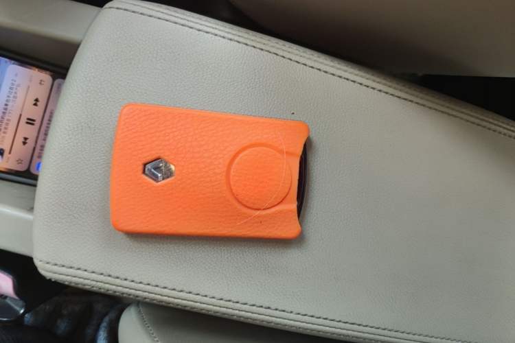 Used Renault Scenic Classic 2011 2.0 Comfort Edition with Scenic Design Vehicle Key