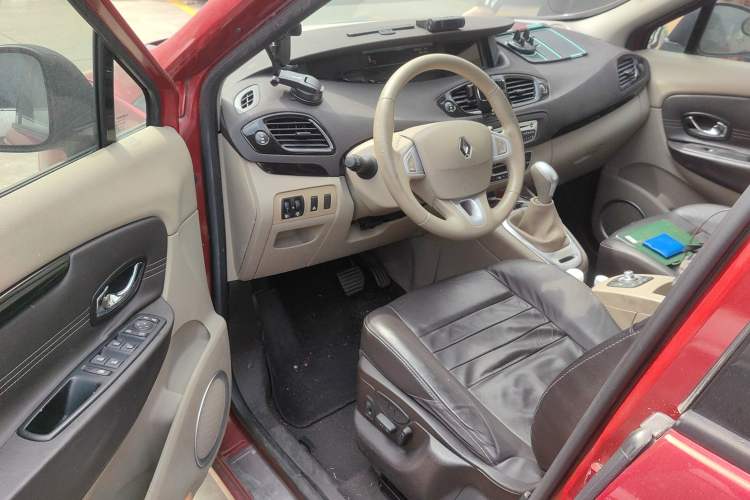 Used Renault Scenic Classic 2011 2.0 Comfort Edition with Scenic Design Driver Seat