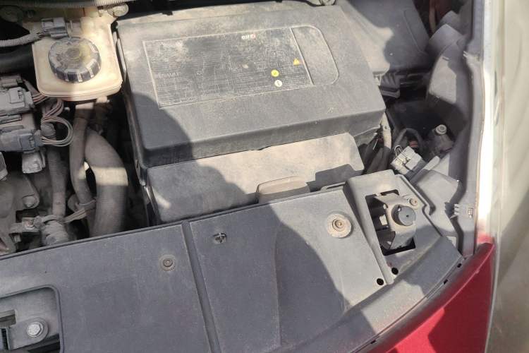 Used Renault Scenic Classic 2011 2.0 Comfort Edition with Scenic Design Engine Bay Left