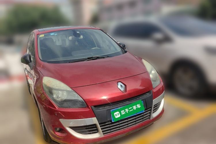 Used Renault Scenic Classic 2011 2.0 Comfort Edition with Scenic Design Front Right 45 Deg