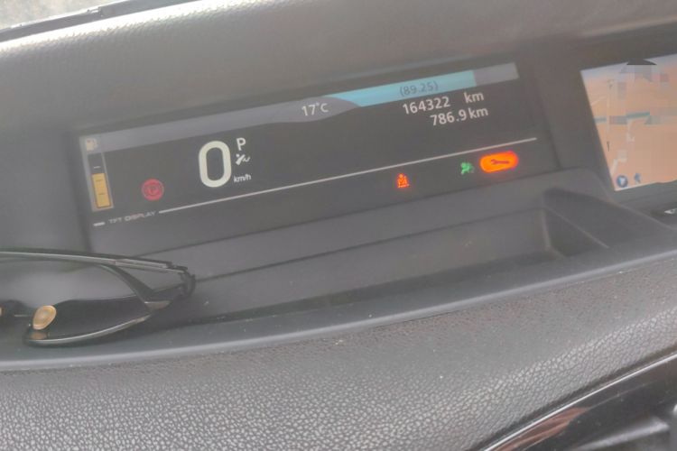 Used Renault Scenic Classic 2011 2.0 Comfort Edition with Scenic Design Instrument Cluster