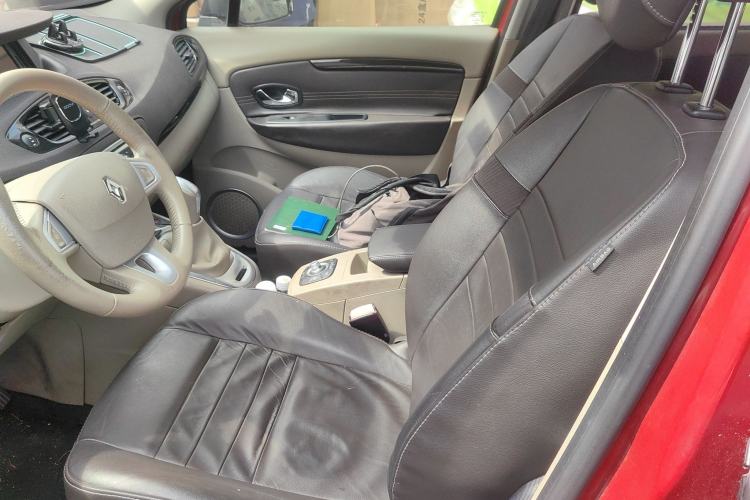 Used Renault Scenic Classic 2011 2.0 Comfort Edition with Scenic Design Left Front Seat