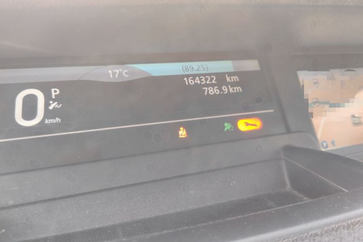 Used Renault Scenic Classic 2011 2.0 Comfort Edition with Scenic Design Odometer Close Up