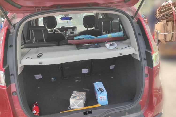 Used Renault Scenic Classic 2011 2.0 Comfort Edition with Scenic Design Trunk