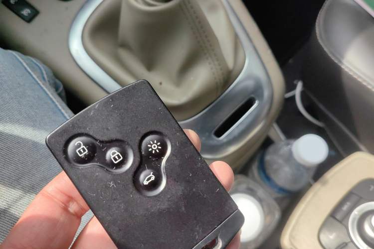 Used Renault Scenic Classic 2011 2.0 Comfort Edition with Scenic Design Vehicle Key