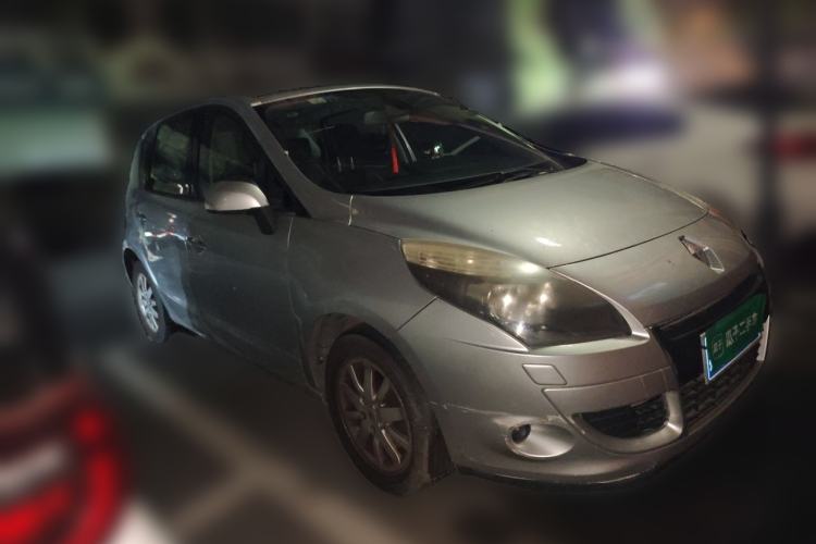 Used Renault Scenic Classic 2012 2.0 Comfort Edition Front Right 45 Deg