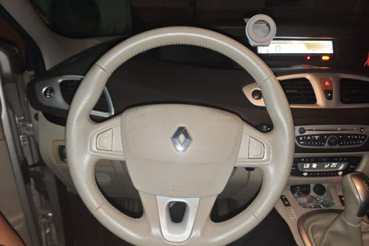 Used Renault Scenic Classic 2012 2.0 Comfort Edition Steering Wheel