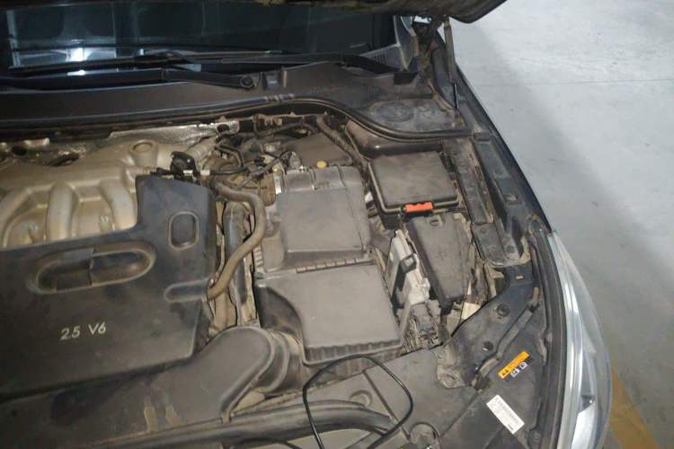 Used Renault Talisman 2012 2.5L Luxury Edition Engine Bay Left