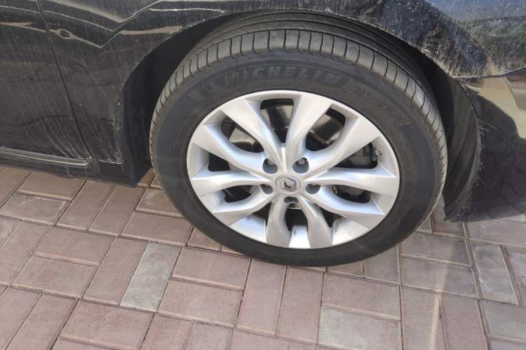 Used Renault Talisman 2012 2.5L Nappa Flagship Edition Right Front Wheel Hub