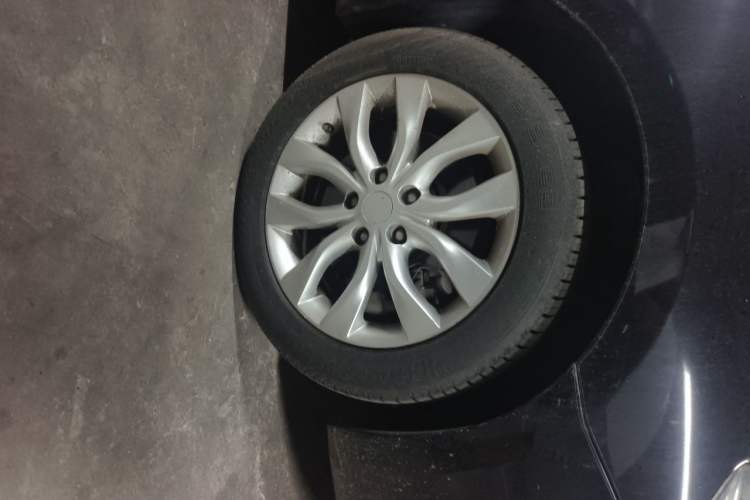 Used Renault Talisman 2012 2.5L Nappa Flagship Edition Right Front Wheel Hub