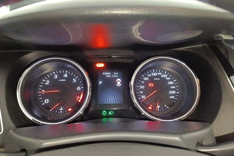 Used Renault Talisman 2012 3.5L Executive Edition Instrument Cluster