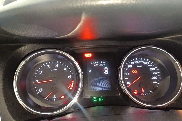 Used Renault Talisman 2012 3.5L Executive Edition Odometer Close Up