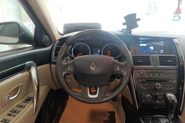 Used Renault Talisman 2012 3.5L Executive Edition Steering Wheel