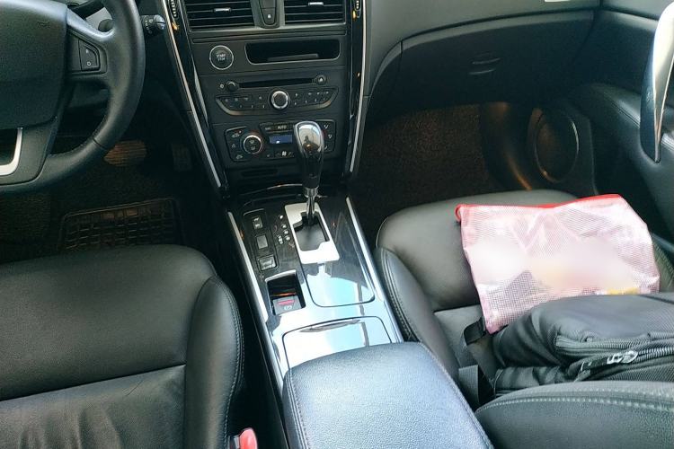 Used Renault Talisman 2013 2.5L Luxury Edition Gear Lever