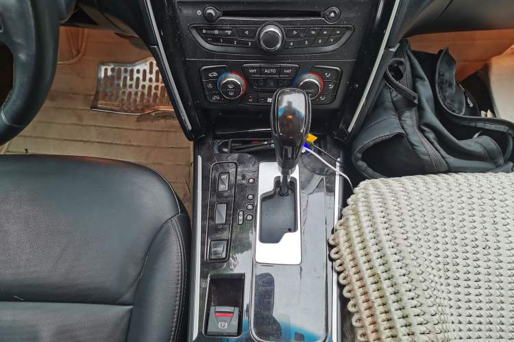 Used Renault Talisman 2013 2.5L Luxury Edition Gear Lever