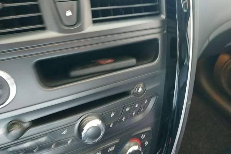 Used Renault Talisman 2013 2.5L Luxury Edition Interior 1
