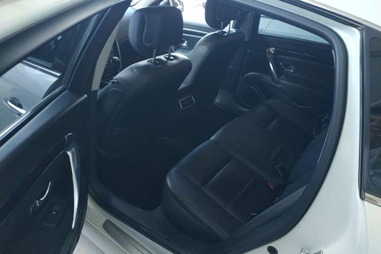Used Renault Talisman 2013 2.5L Luxury Edition Interior 4