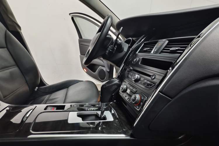 Used Renault Talisman 2013 2.5L Luxury Edition Interior 5