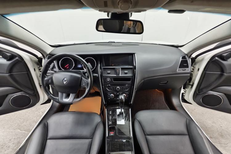 Used Renault Talisman 2013 2.5L Luxury Edition Interior 6