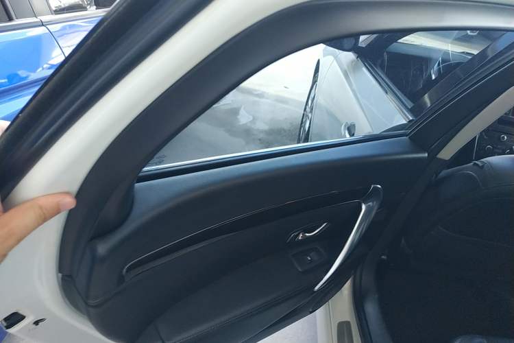 Used Renault Talisman 2013 2.5L Luxury Edition Interior 8