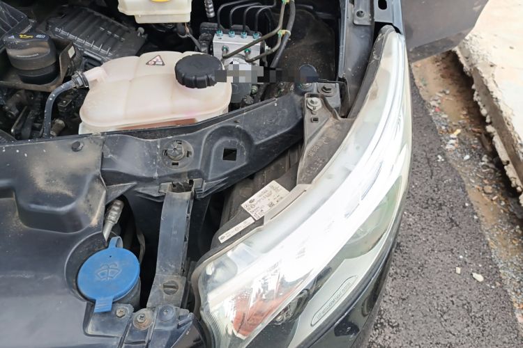 Used Rhine Traveler 2021 2.0T Neptune Engine Bay Left