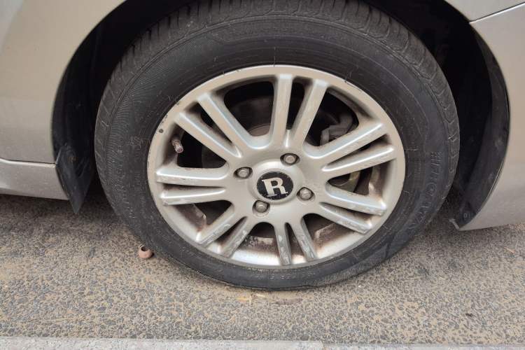 Used Riich G3 2012 1.6L CVT Comfort Model Right Front Wheel Hub