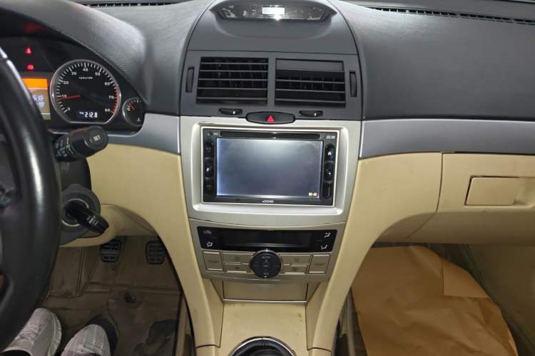 Used Riich G5 2012 2.0L Manual Luxury DVVT Audio And AC Panel