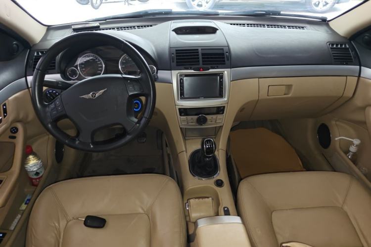 Used Riich G5 2012 2.0L Manual Luxury DVVT Center Console