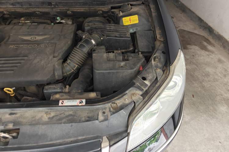 Used Riich G5 2012 2.0L Manual Luxury DVVT Engine Bay Left