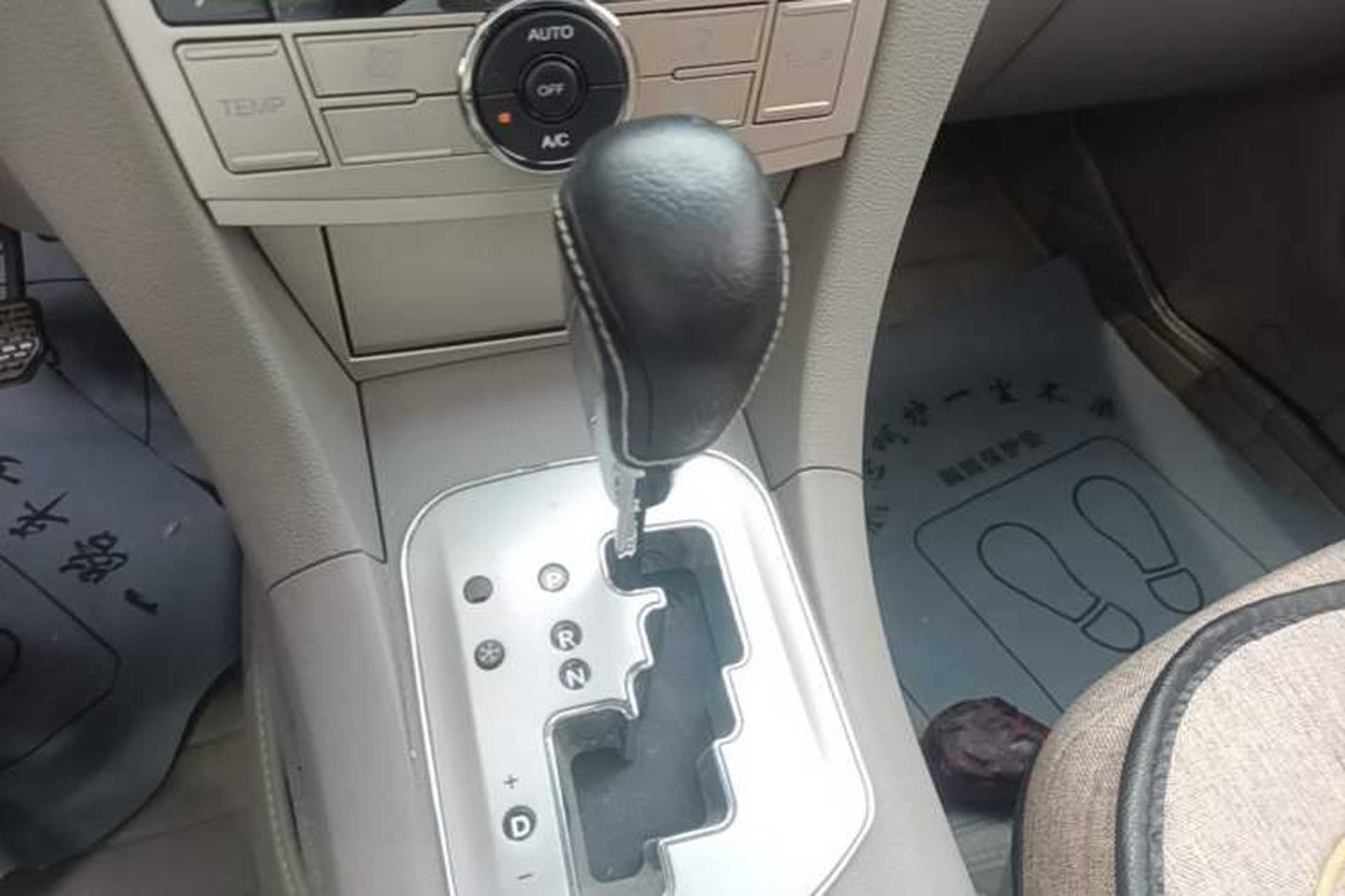 Used Riich G5 2012 2.0L Automatic Luxury DVVT Gear Lever